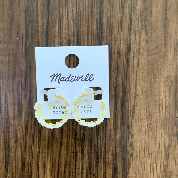 Madewell seed bead daisy hoop earring - Picture 1 of 11